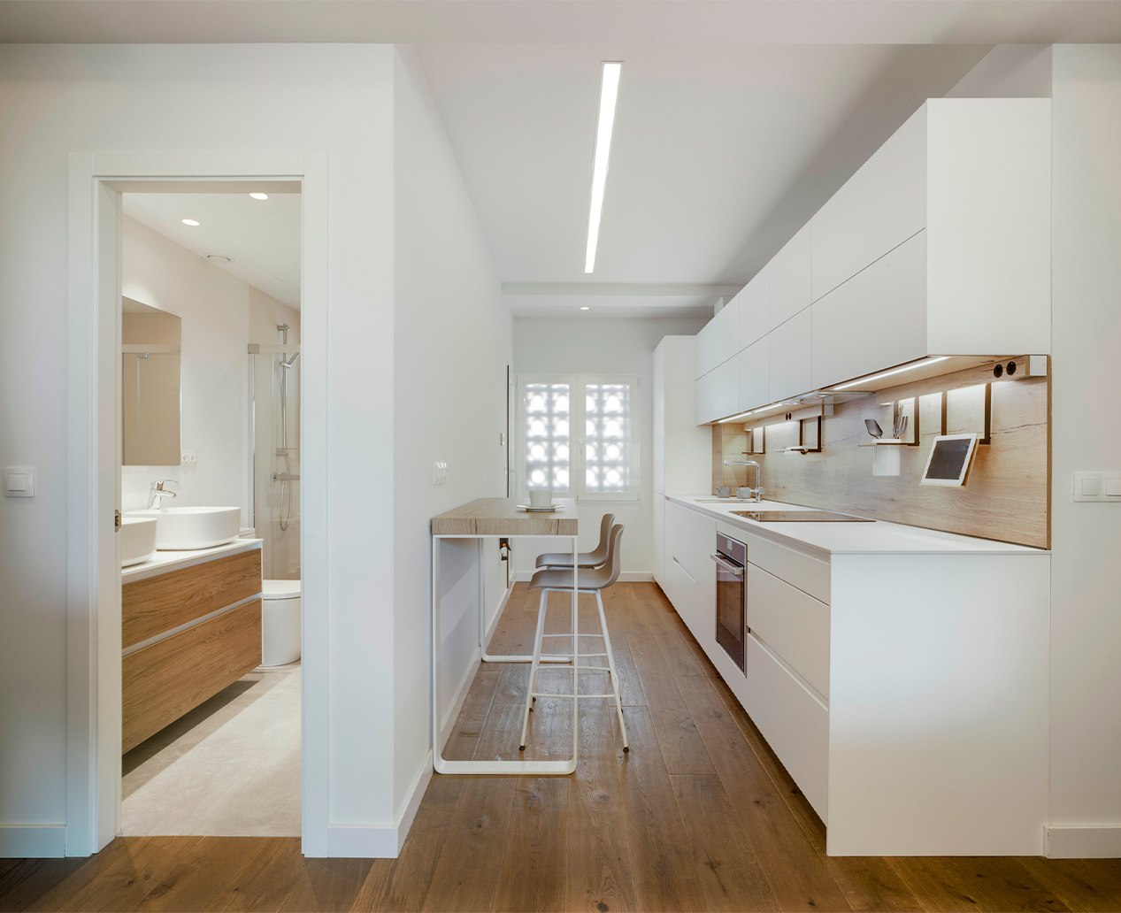 Baños y cocinas: cómo decorarlos de forma uniforme