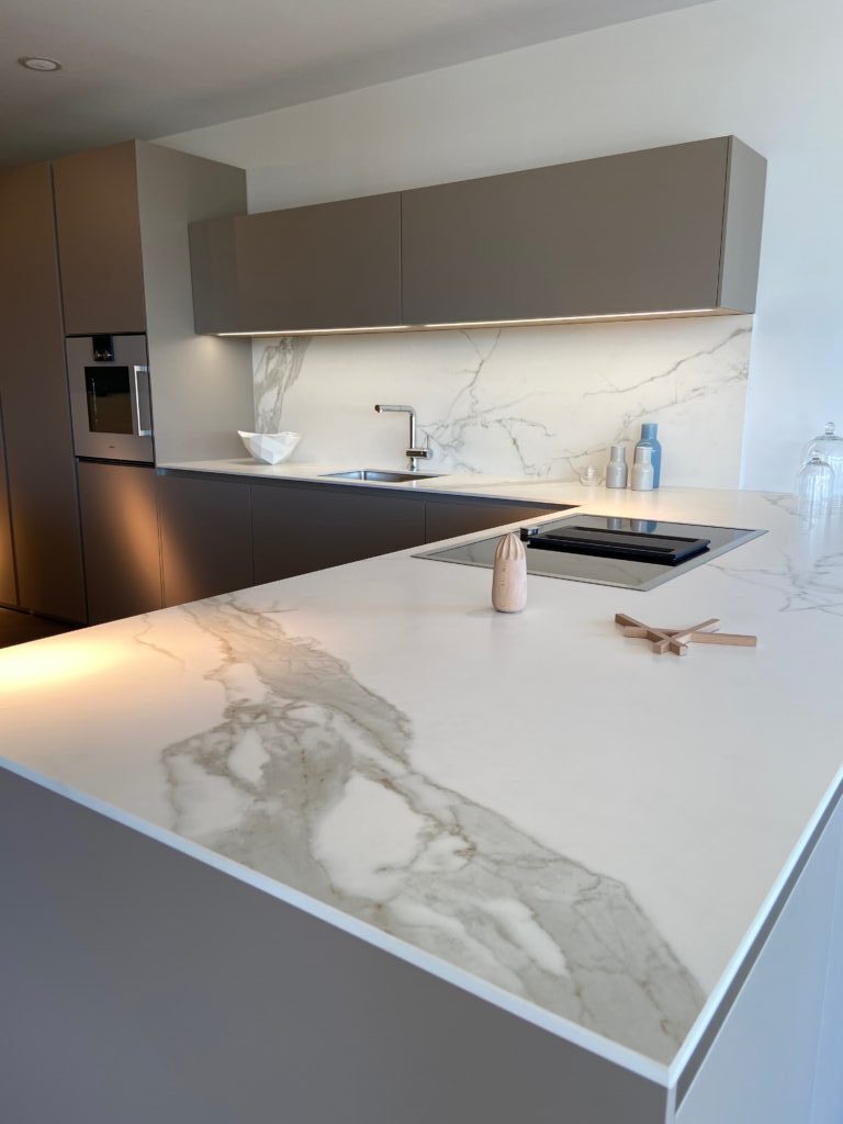 ¿Por qué escoger una cocina con acabado en estratificado?