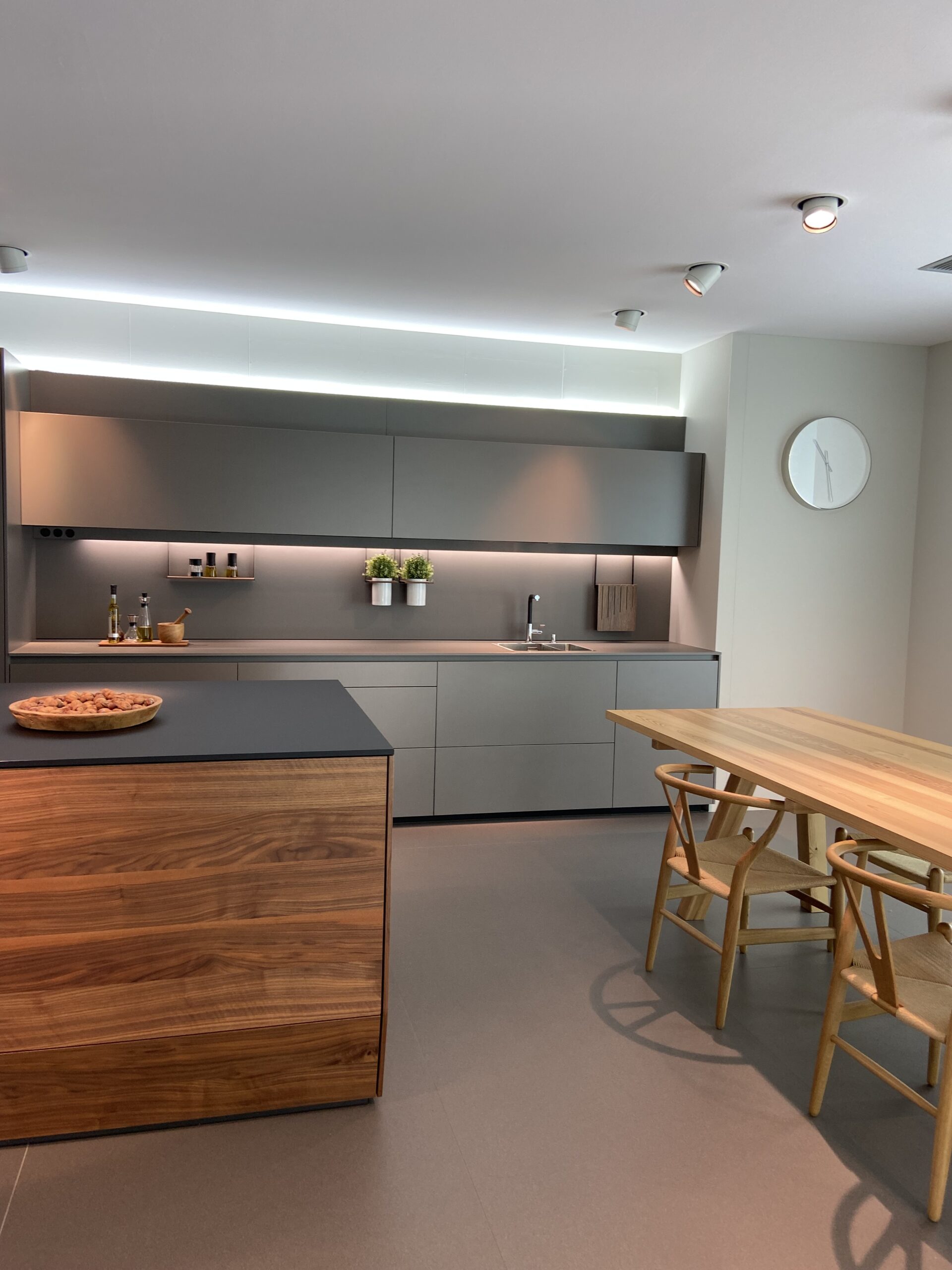 Trucos para multiplicar la luz en tu cocina