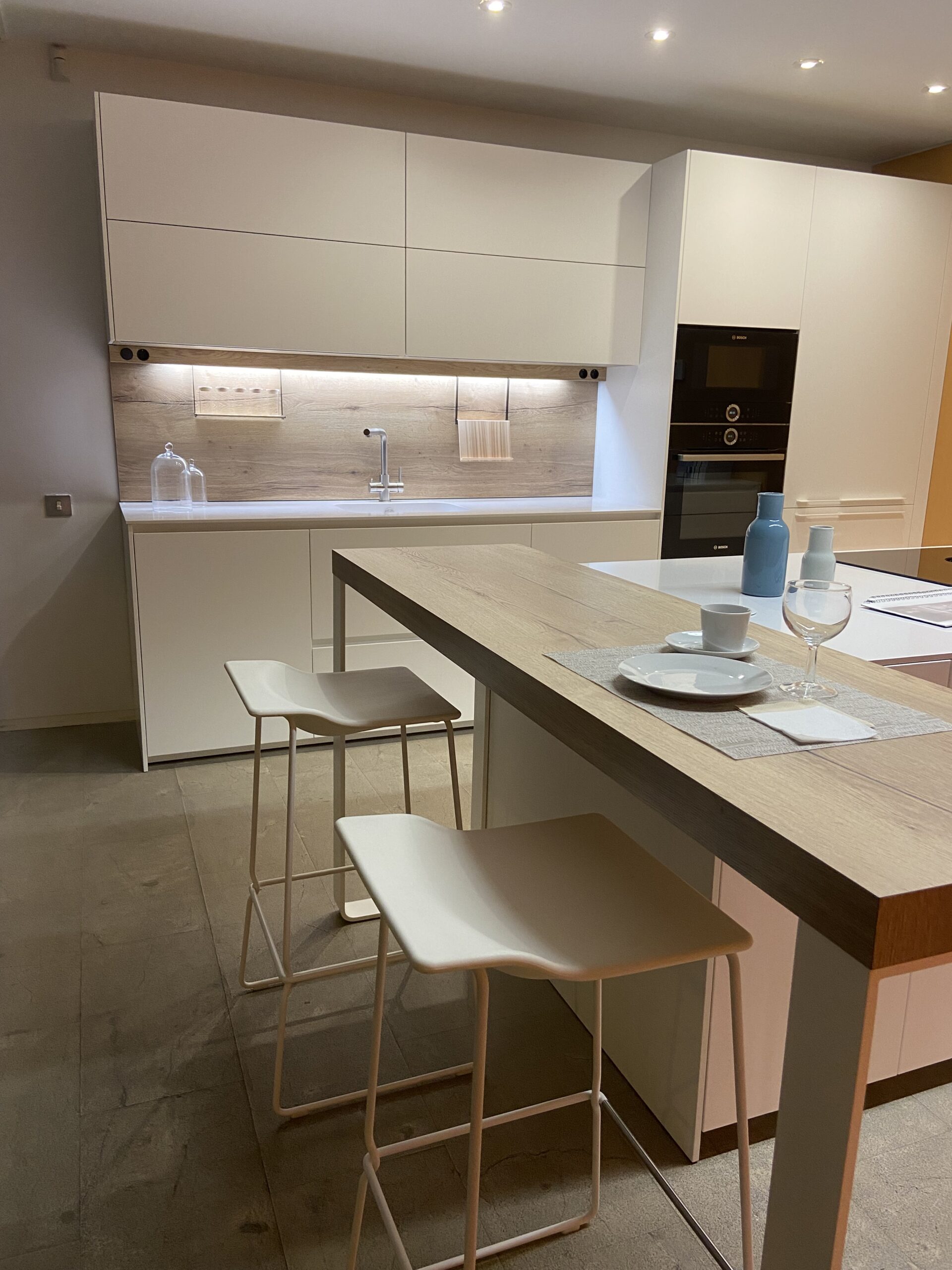 ¡Nueva cocina funcional y acogedora, en nuestro showroom de Alicante!