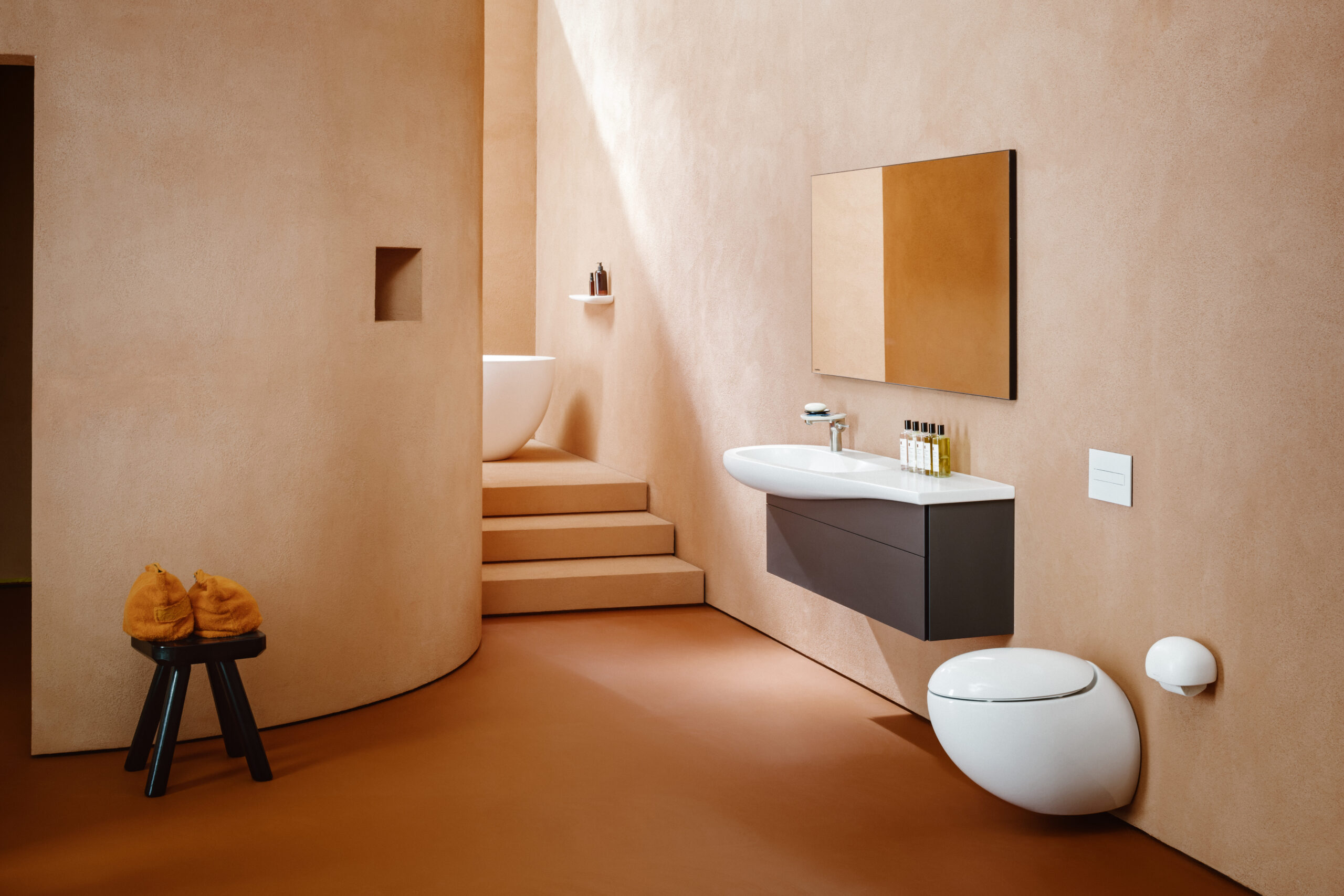 Lavabo exento Laufen Alessi en ambiente de baño moderno