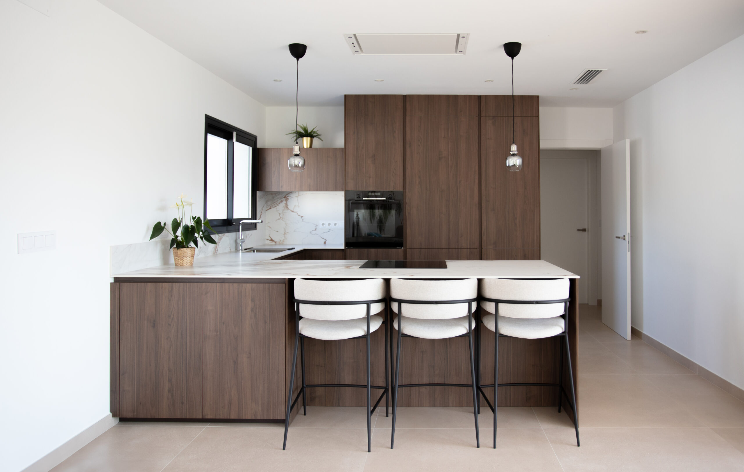 Cocina Santos en Alicante: un espacio familiar donde el diseño y la funcionalidad se encuentran
